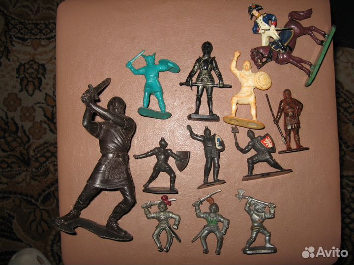 Рыцари, викинги, индейцы, ковбои, пираты, немцы