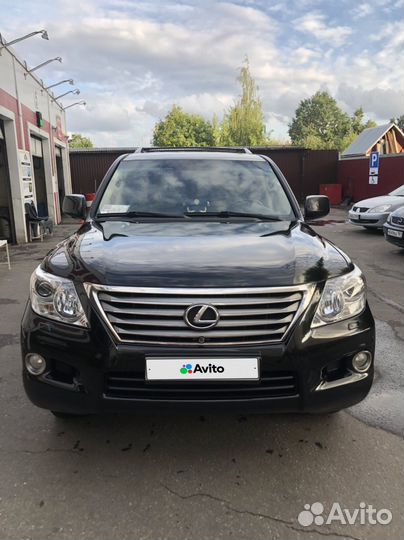 Lexus LX, 2010