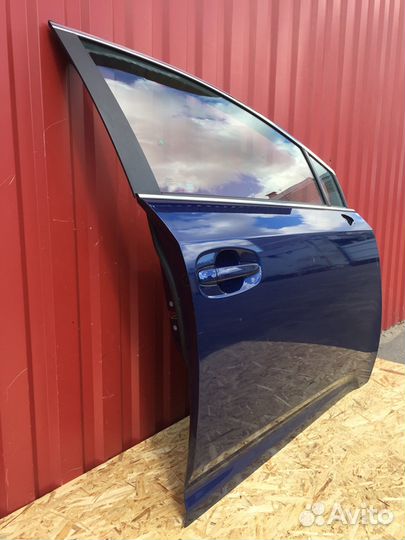 Дверь правая передняя тойота авенсис 2015