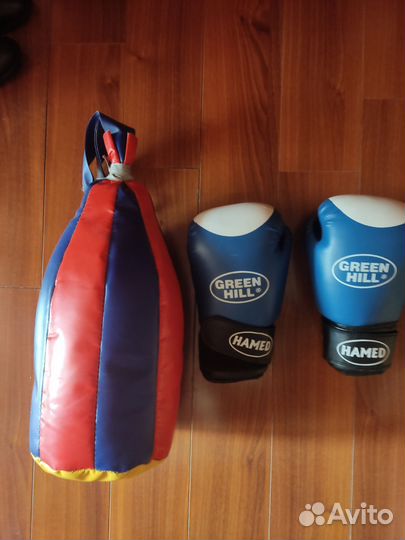 Боксерская груша, перчатки