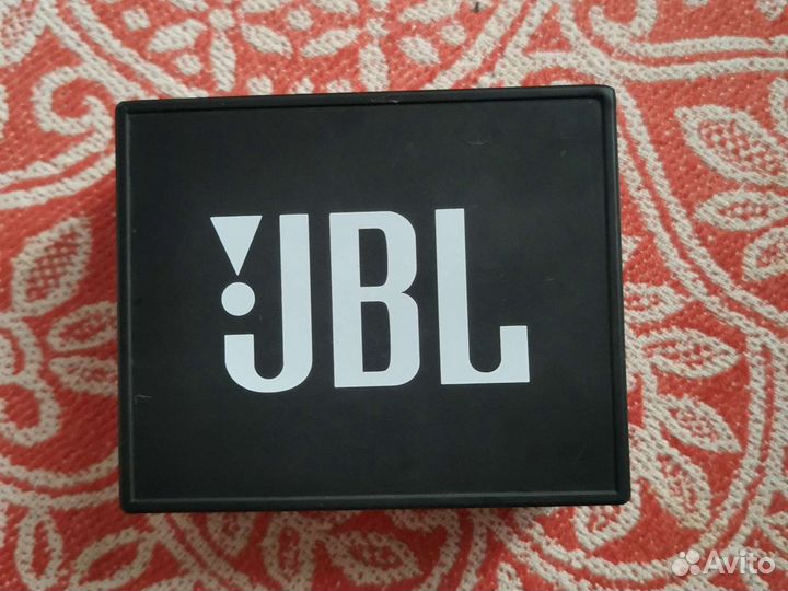 Колонка jbl go