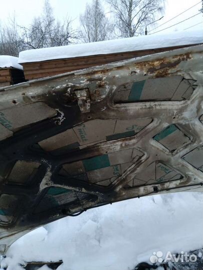 Капот Ford Focus 1