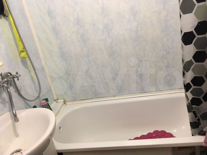 2-к. квартира, 47 м², 1/3 эт.