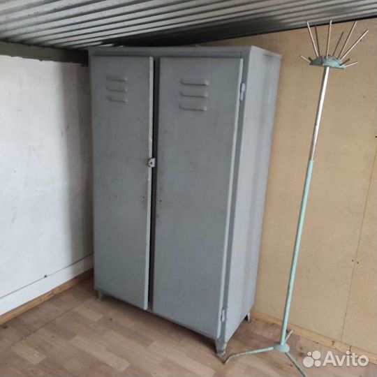 Ящик для одежды металлический