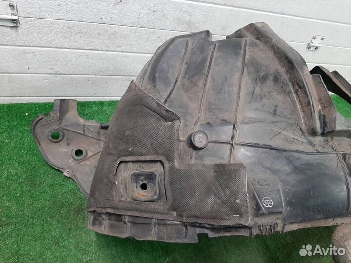 Подкрылок передний левый Nissan X-Trail T31 2007