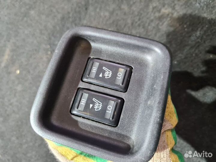 Кнопка Nissan Juke F15 1.6 DDT 2011