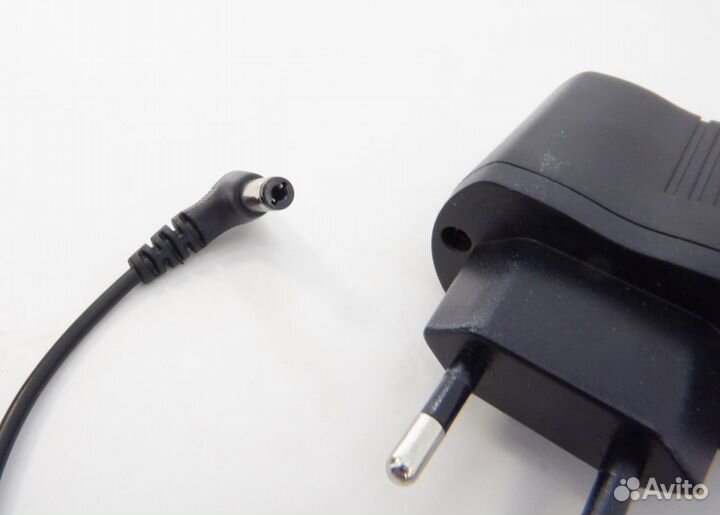 Универсальный Блок питания AC/DC adapter UPA-9V050