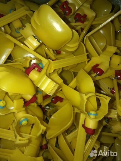 Ниппельные поилки для кур