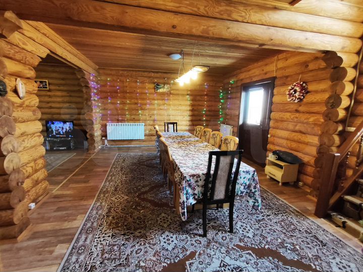 Коттедж 180 м² на участке 10 сот.