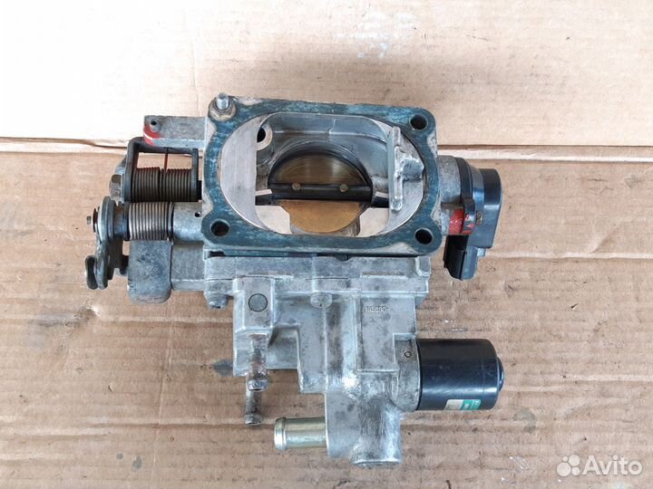 Дросельная заслонка Мазда Кседос 6 v2.0