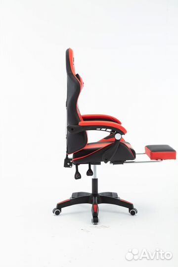 Игровое кресло черно-красное с подставкой