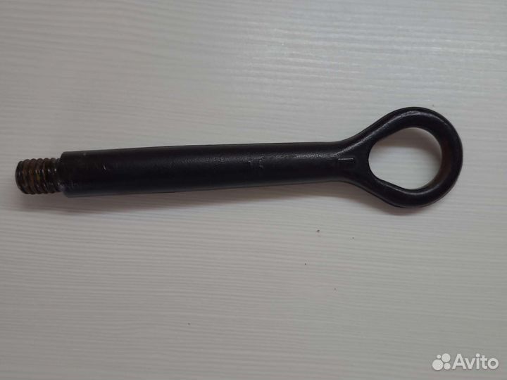 Буксировочный крюк