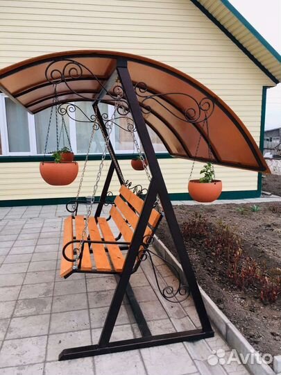 Садовые качели новые