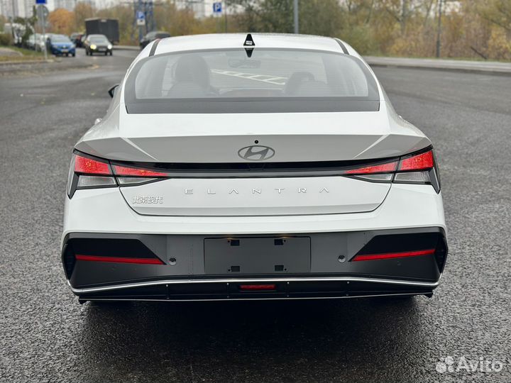 Hyundai Elantra 1.5 CVT, 2023, 100 км