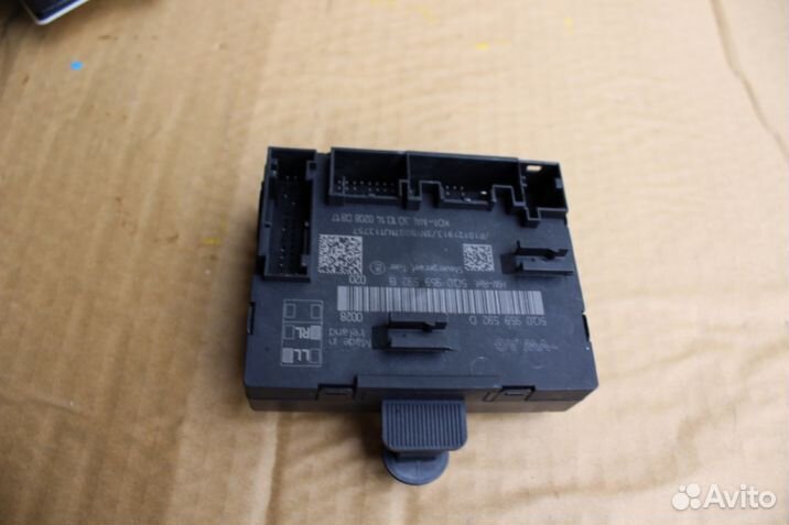 Блок управления стеклоподъемником задней левой двери Volkswagen Golf 7 2012-2020