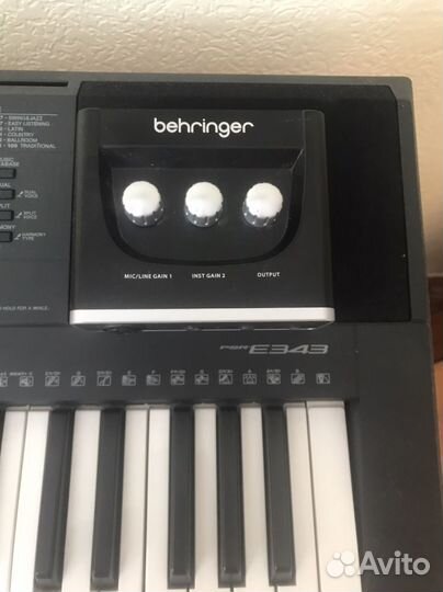 Внешняя звуковая карта behringer um2
