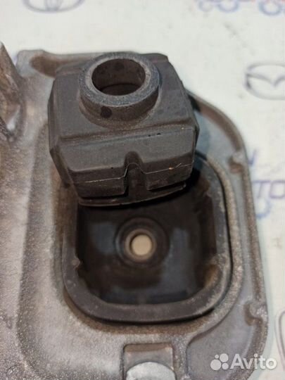 Кронштейн опоры двигателя Nissan Terrano D10 2.0