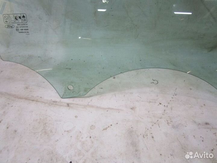 Стекло двери передней правой Ford Focus III 2011