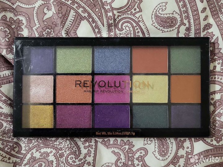Палетка теней revolution reloaded passion f/colour
