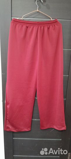 Женский спортивный костюм