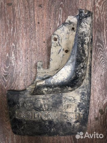 Брызговик задний правый Toyota Land Cruiser FJ80