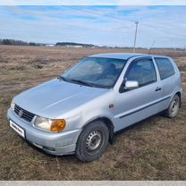 Volkswagen Polo 1.4 MT, 1998, 303 000 км, с пробегом, цена 200 000 руб.