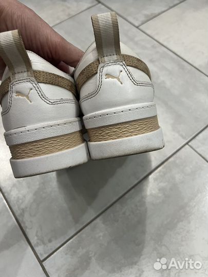 Кроссовки женские