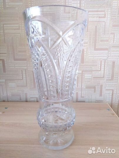 Хрустальная ваза