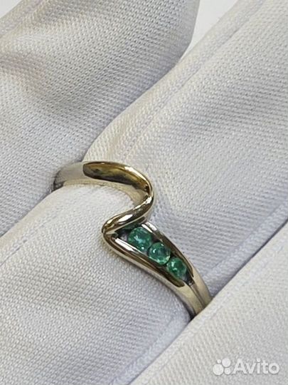 Золотое кольцо с камнем 17р