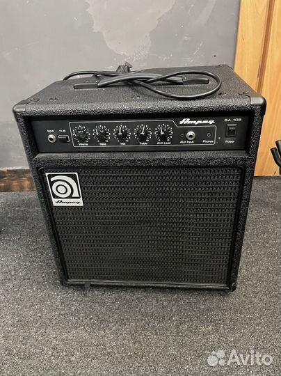 Басовый комбик Ampeg BA-108v2