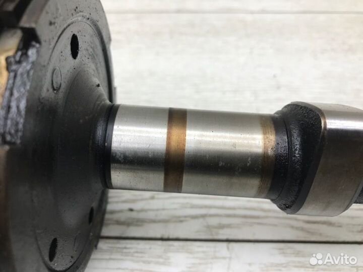 Распредвал впускной правый Mercedes S-Class W140