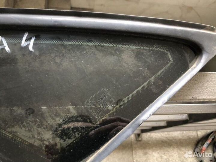 Форточка задняя левая Audi A4