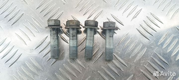 Болт крепления ступицы Honda Cr-V 3 RE