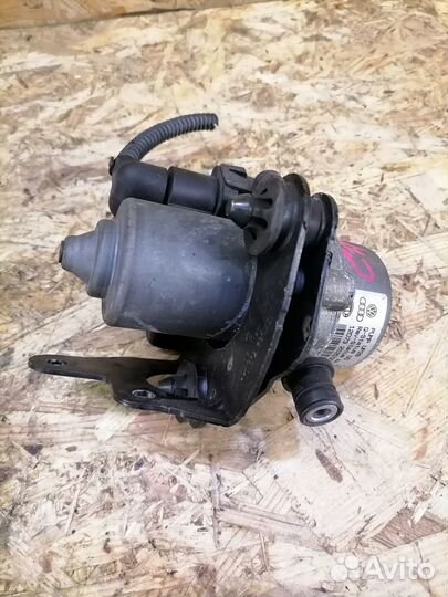 Вакуумный насос Volkswagen Passat B7 CAX