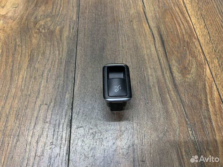 Mercedes Benz X156 Кнопка открывания багажника