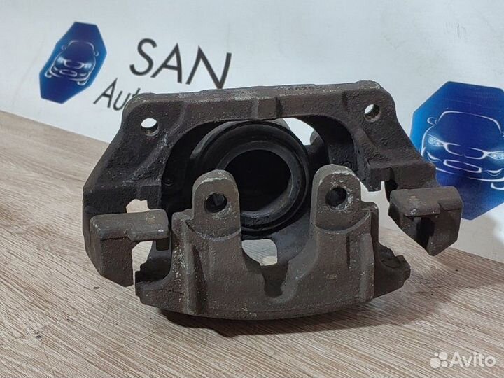 Суппорт тормозной передний правый Bmw X5 E70