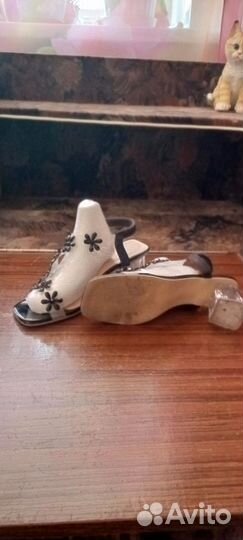 Женские босоножки