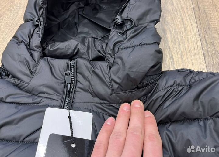 Куртки Tommy Hilfinger универсальные