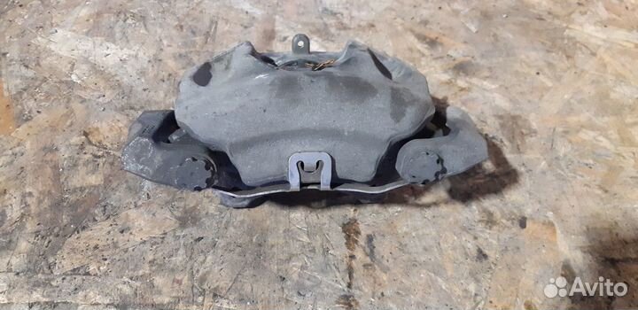 Суппорт тормозной передний правый Mercedes-Benz E