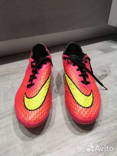 Футбольные бутсы nike