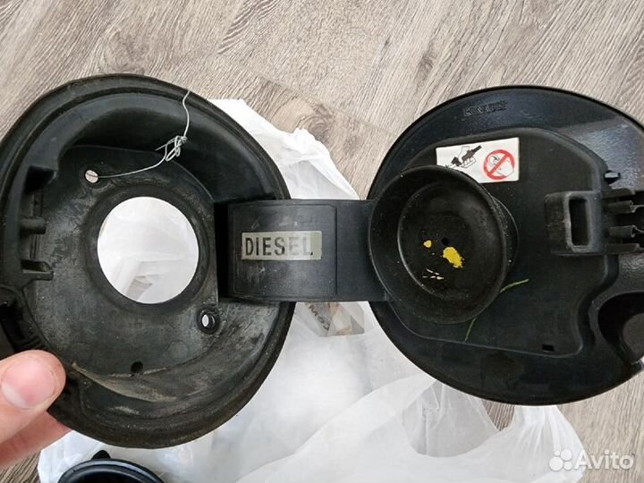 Люк бензобака Renault Megane