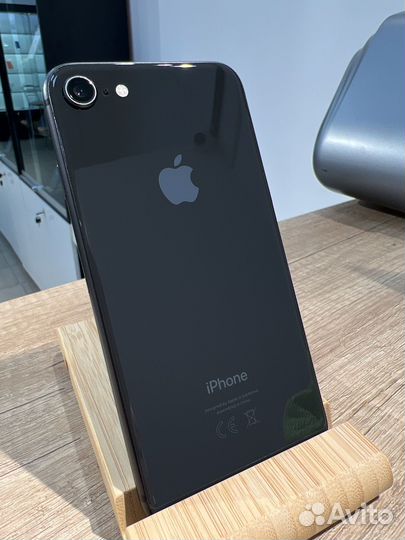 iPhone 8, 64 ГБ