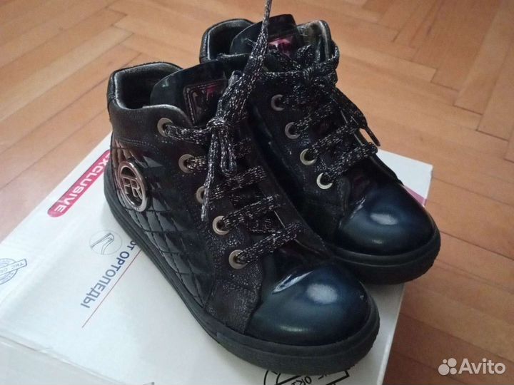 Ботинки для девочки 29 размер лаковые