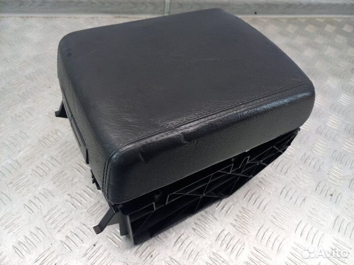 Подлокотник Volkswagen Touareg