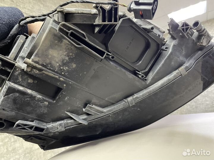 Фарар левая ксенон Ауди А4 Б8