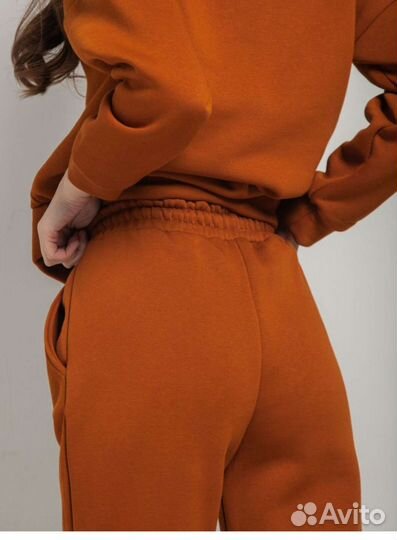 Спортивный костюм новый на флисе