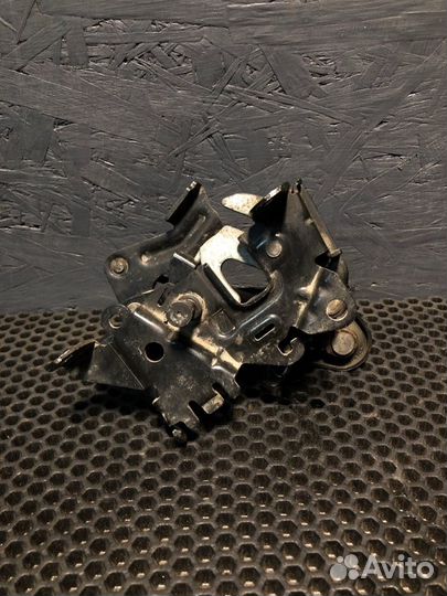 Замок капота левый Bmw 550Ix F10 N63 2010