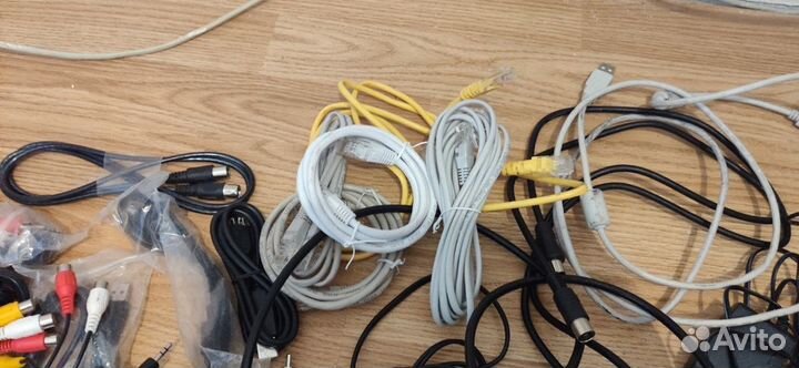 Провода hdmi,scart,сетевые кабели