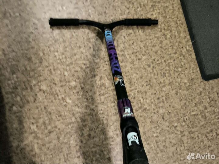 Трюковой самокат reaction