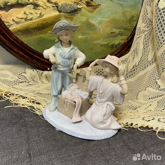 Статуэтка фарфоровая Англия